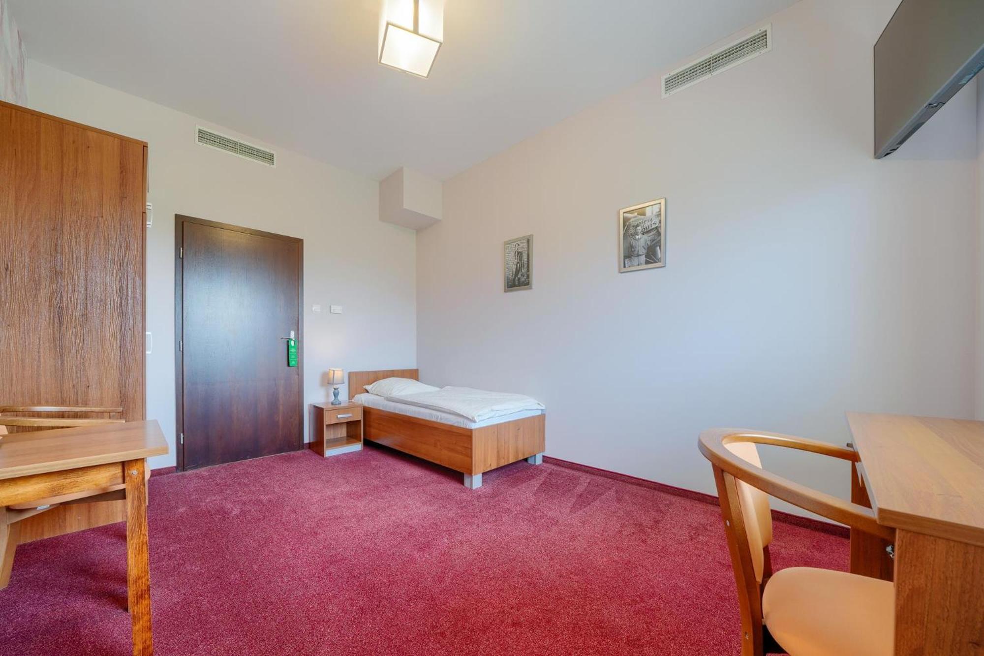 Hotel Aviator Kamien Slaski Esterno foto