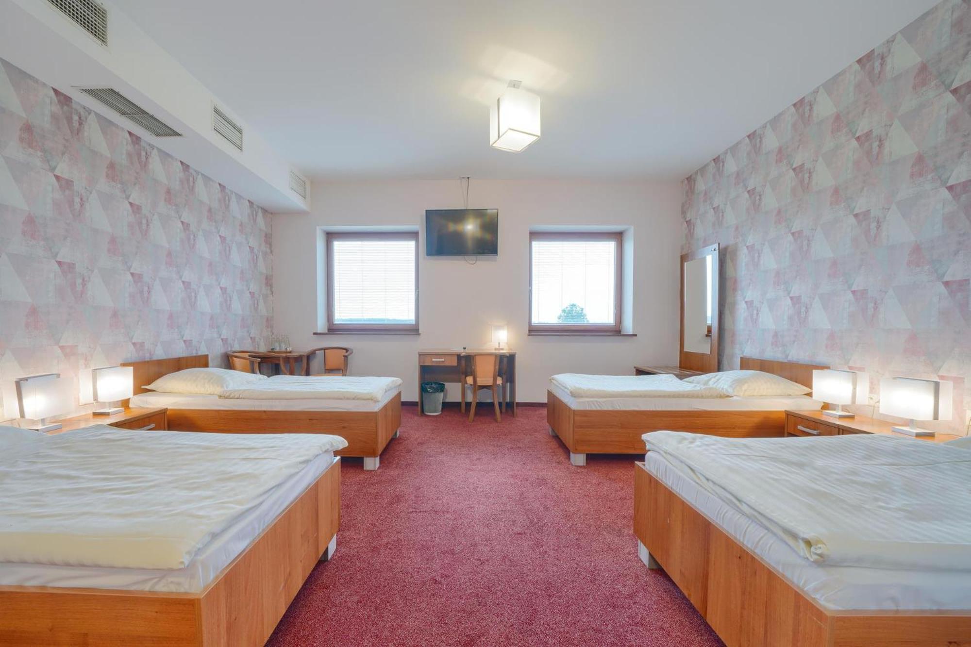 Hotel Aviator Kamien Slaski Esterno foto