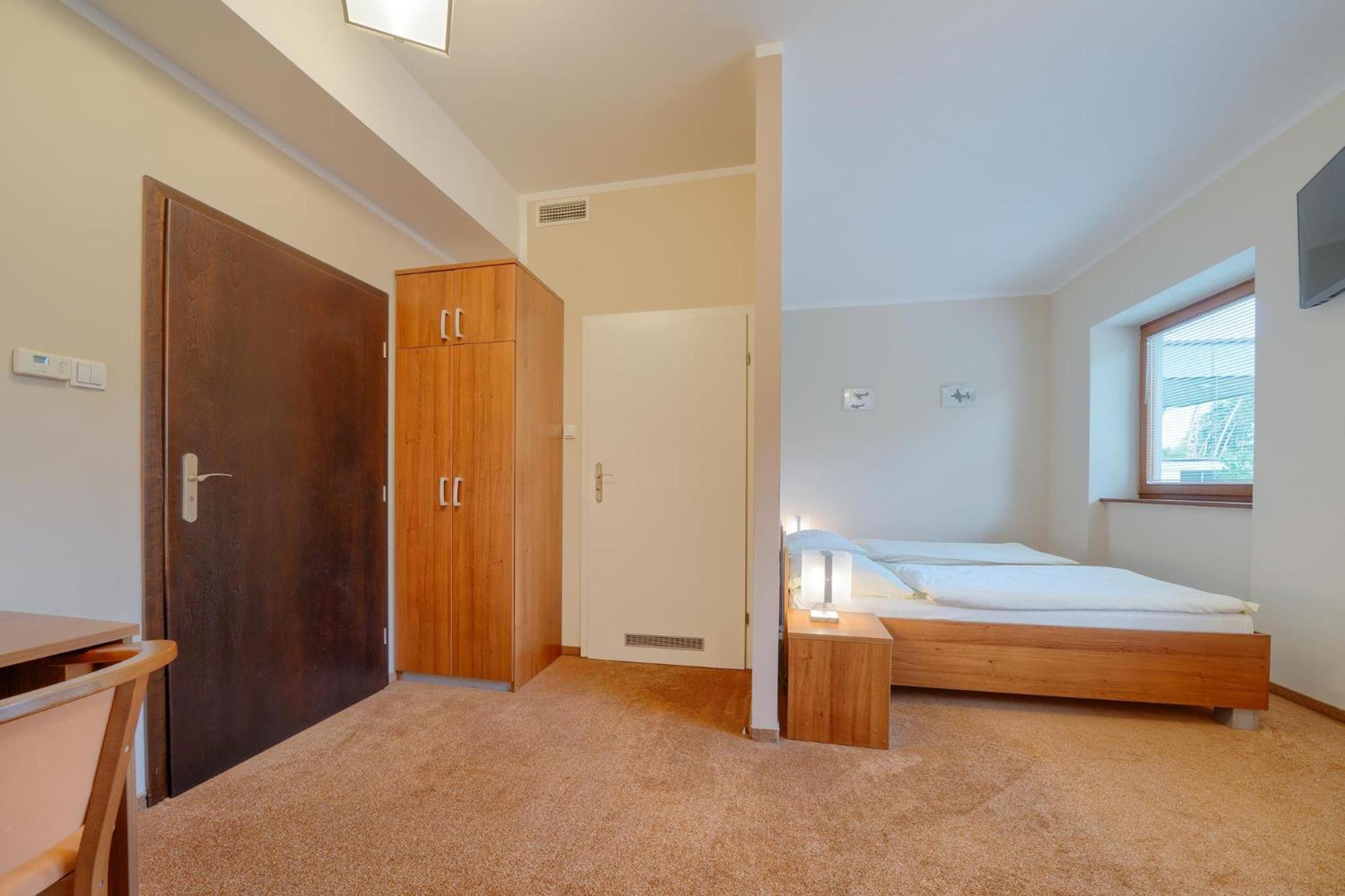 Hotel Aviator Kamien Slaski Esterno foto