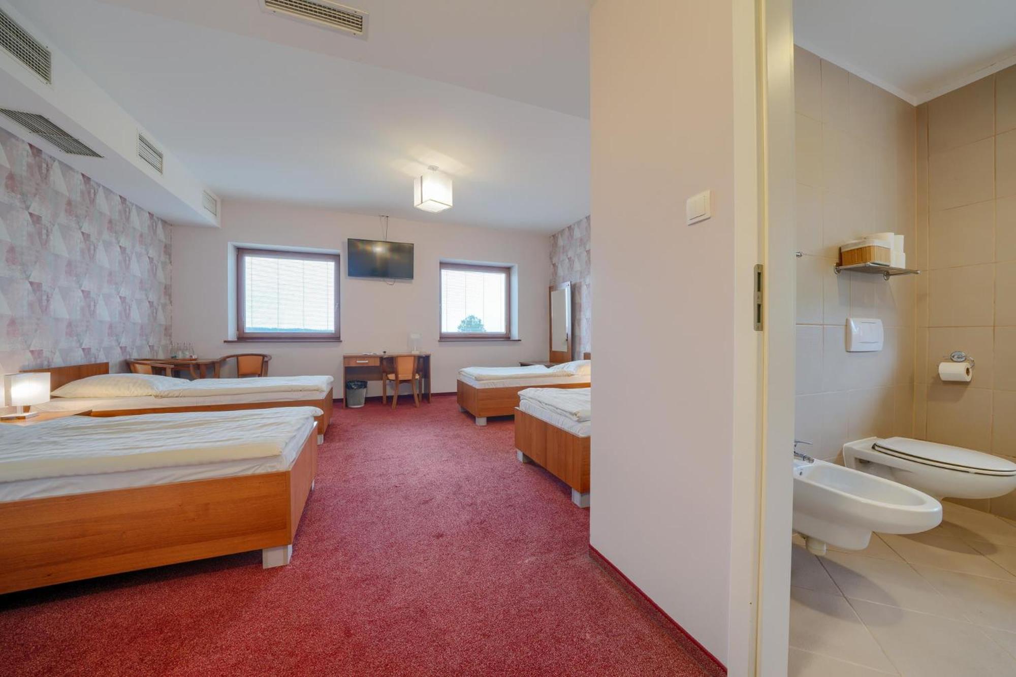 Hotel Aviator Kamien Slaski Esterno foto