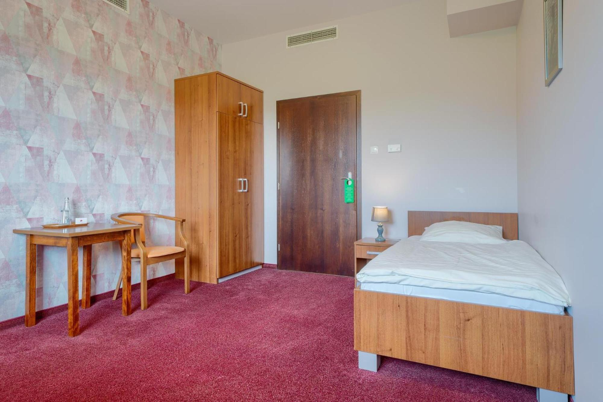 Hotel Aviator Kamien Slaski Esterno foto