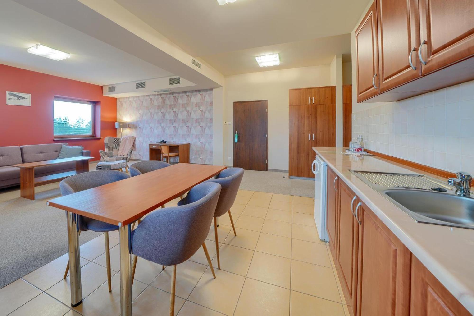 Hotel Aviator Kamien Slaski Esterno foto